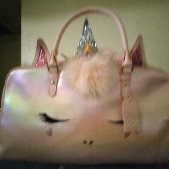 Meet your Posher, Felisana - Picture 3 of 4